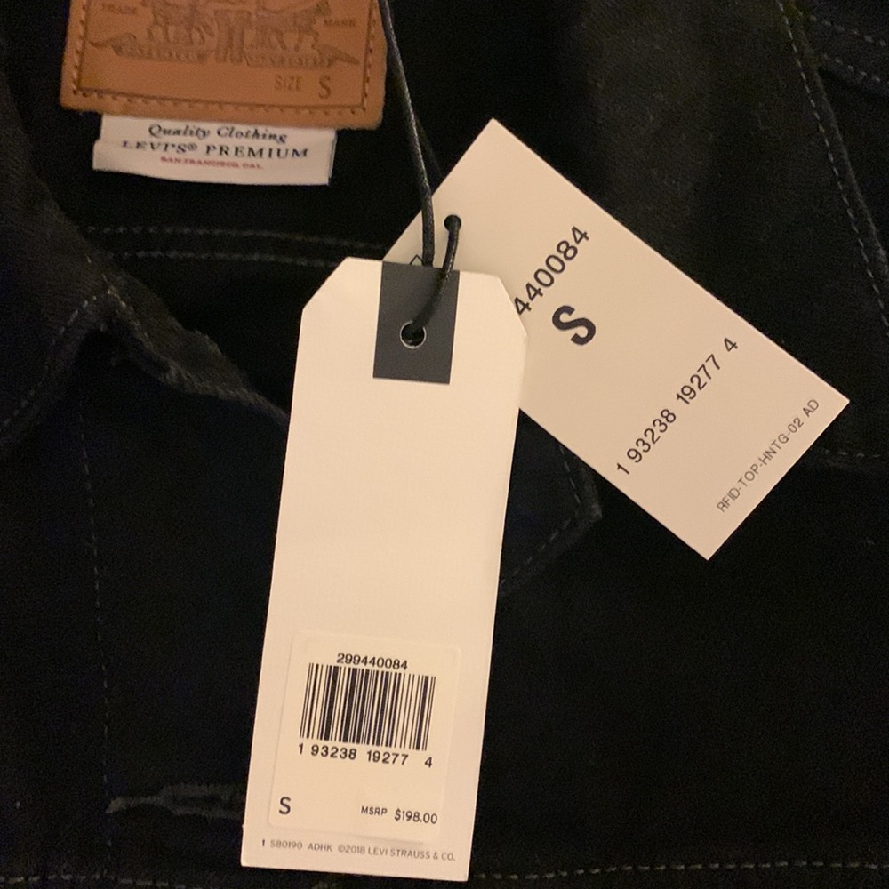 NEW Levi's® Premium EX-BOYFRIEND STUDDED SLEEVE TRUCKER JACKET - Picture 5 of 14